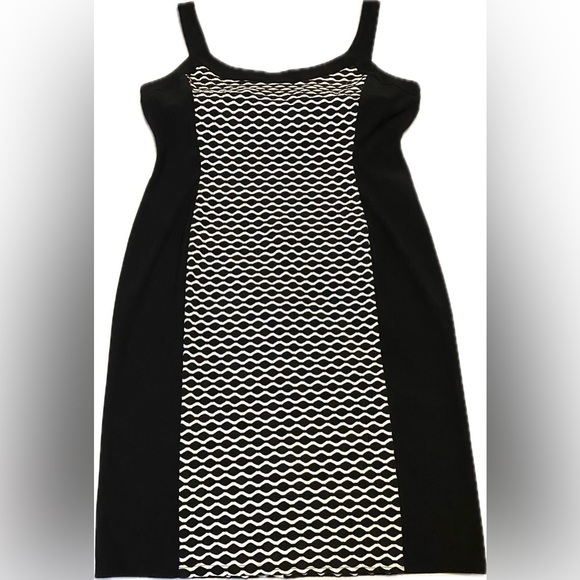 Dress Barn Dresses & Skirts - Dress Barn Sheath Dress Black & White Textured Zipper Back Flattering 16